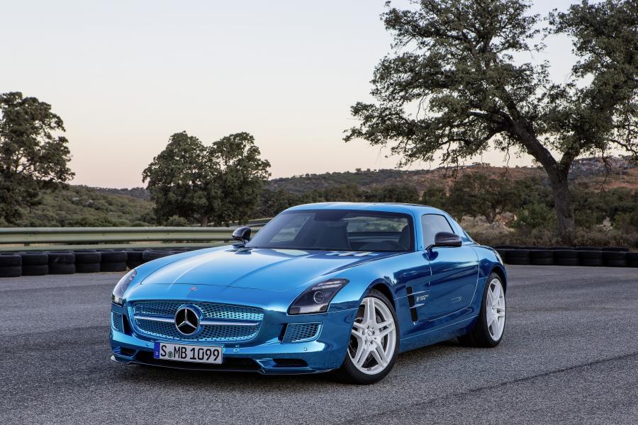  Mercedes-Benz SLS AMG Electric Drive concept 2012 года  (фото 22 из 30)